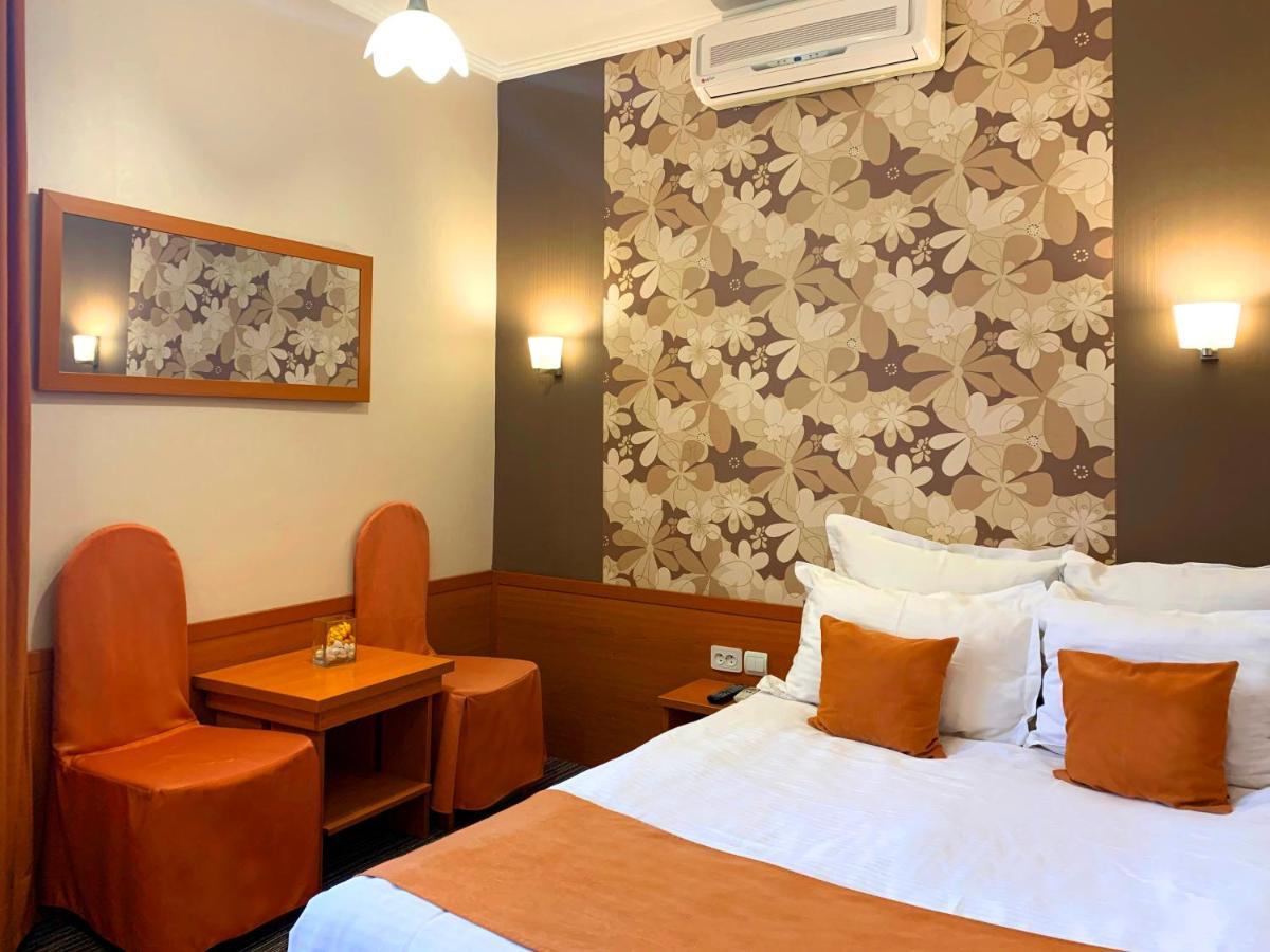 Economy Room In Hotel Eney Lemberg Exterior foto