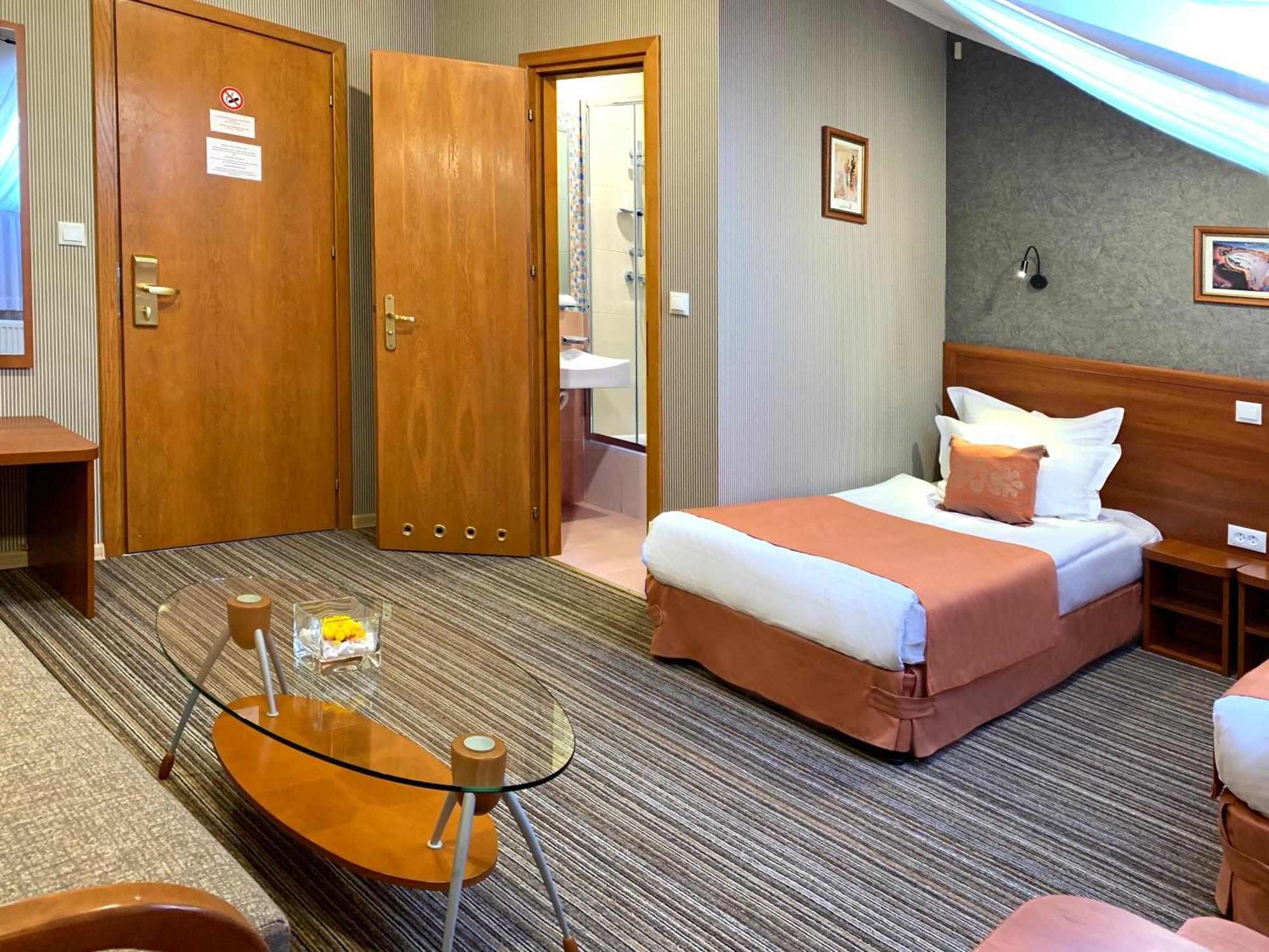 Economy Room In Hotel Eney Lemberg Zimmer foto