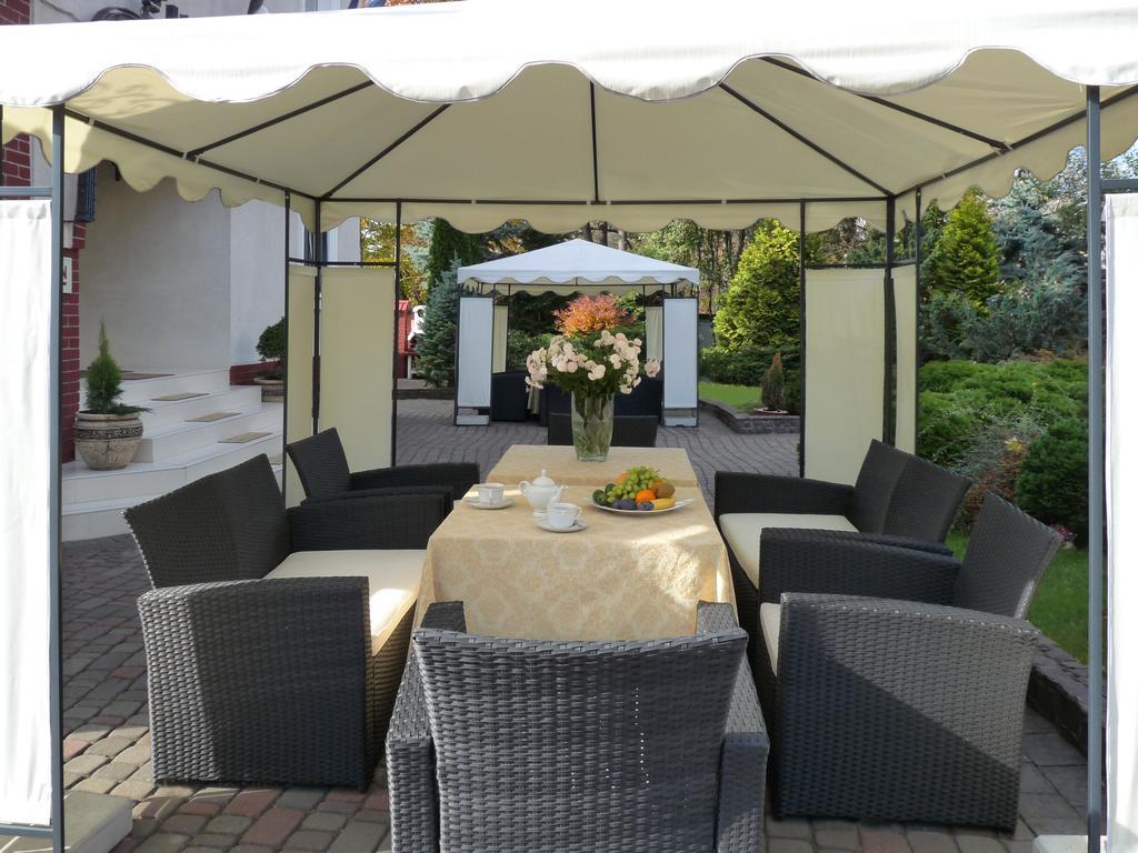 Economy Room In Hotel Eney Lemberg Exterior foto