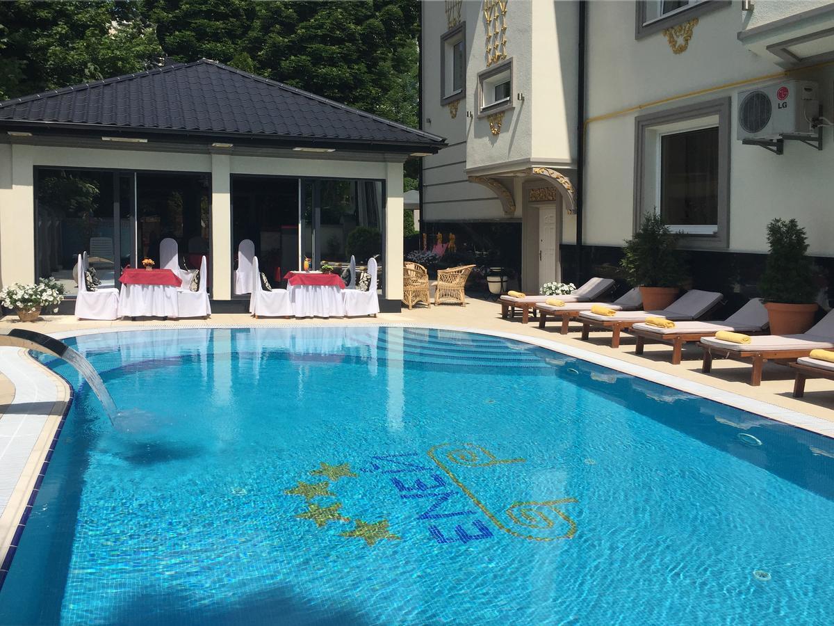 Economy Room In Hotel Eney Lemberg Exterior foto